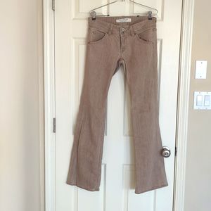 Hudson, 29, boot cut, light brown, form fitting, tailored, button pocket, jeans